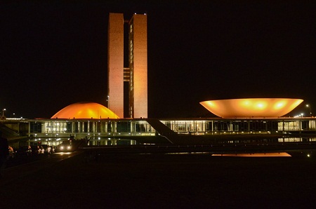 Iluminação do Congresso aniversárioi Maria da Penha
