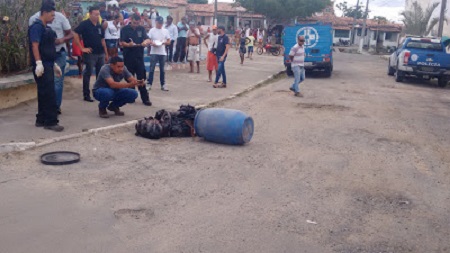 Bombona e os sacos com o corpo esquartejado