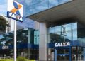 AGÊNCIAS DA CAIXA ECONÔMICA FEDERAL ABREM DUAS HORAS MAIS CEDO À PARTIR DE AMANHÃ 04/05