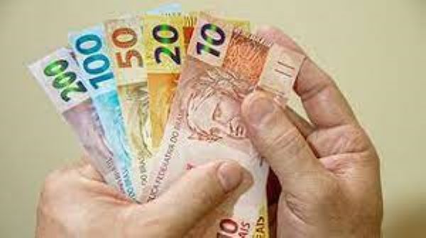 Bloqueio de 600 mi no orçamento fiscal